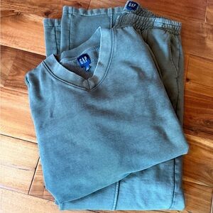 EUC GAP Vintage Wash Sweat Set Bundle